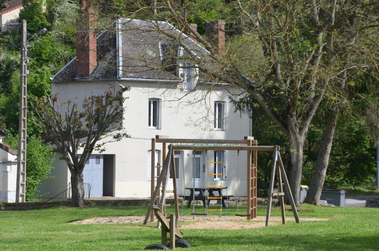 Studio "Au Bord De L'Eau" 2 Chambon-sur-Voueize Bagian luar foto