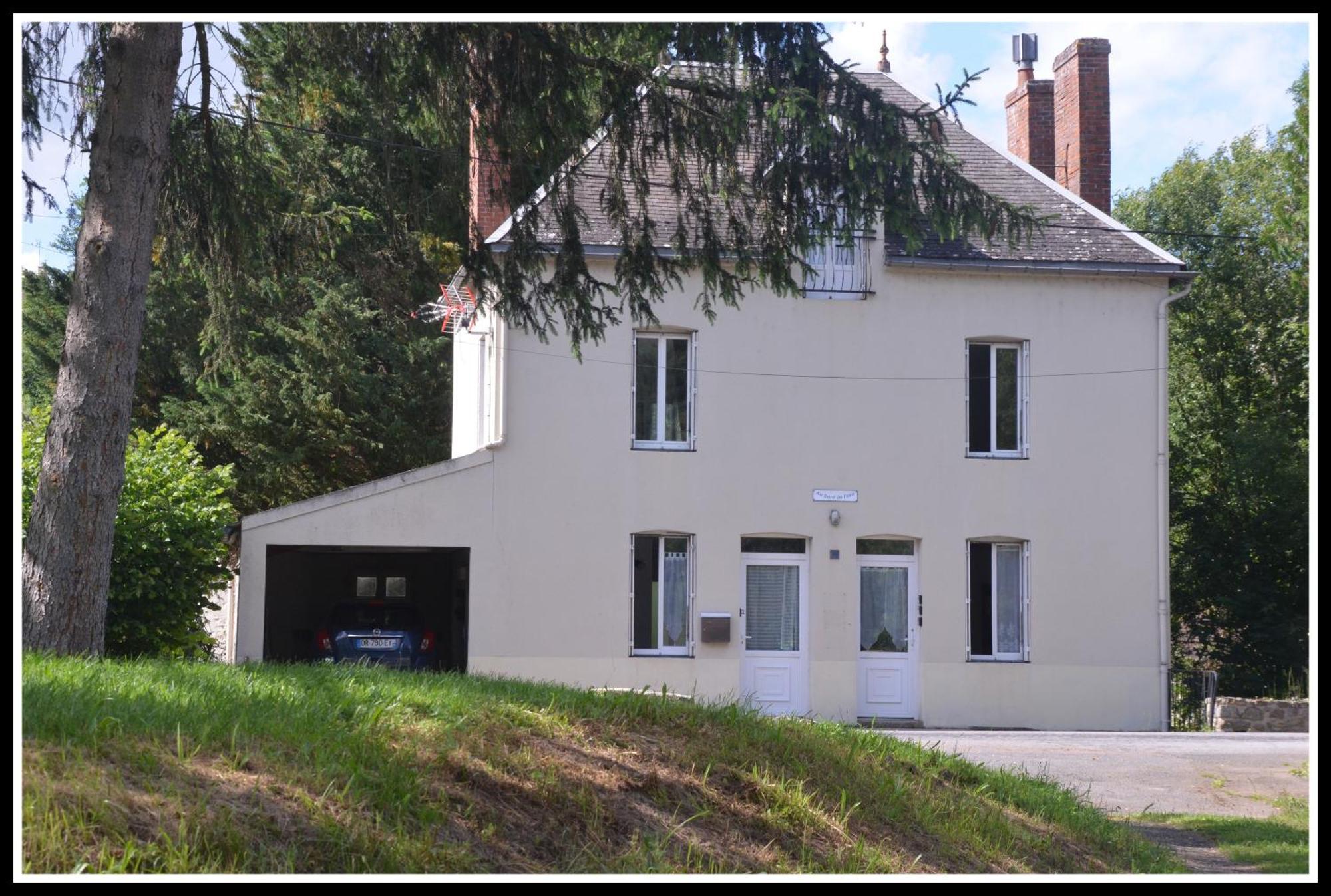 Studio "Au Bord De L'Eau" 2 Chambon-sur-Voueize Bagian luar foto